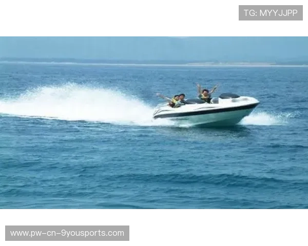 “快艇冲浪：马鞍山赛场速度与技术的极致对抗”